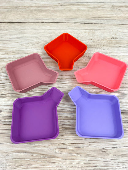 Stapelbare Token Trays mit Trichter