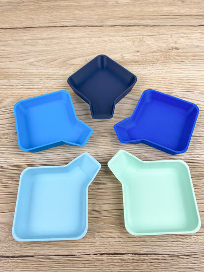 Stapelbare Token Trays mit Trichter