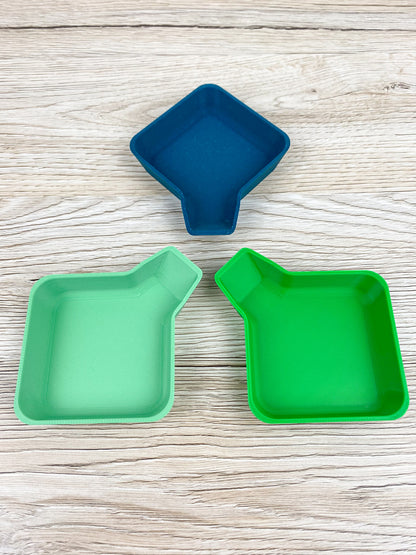 Stapelbare Token Trays mit Trichter