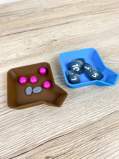 Stapelbare Token Trays mit Trichter