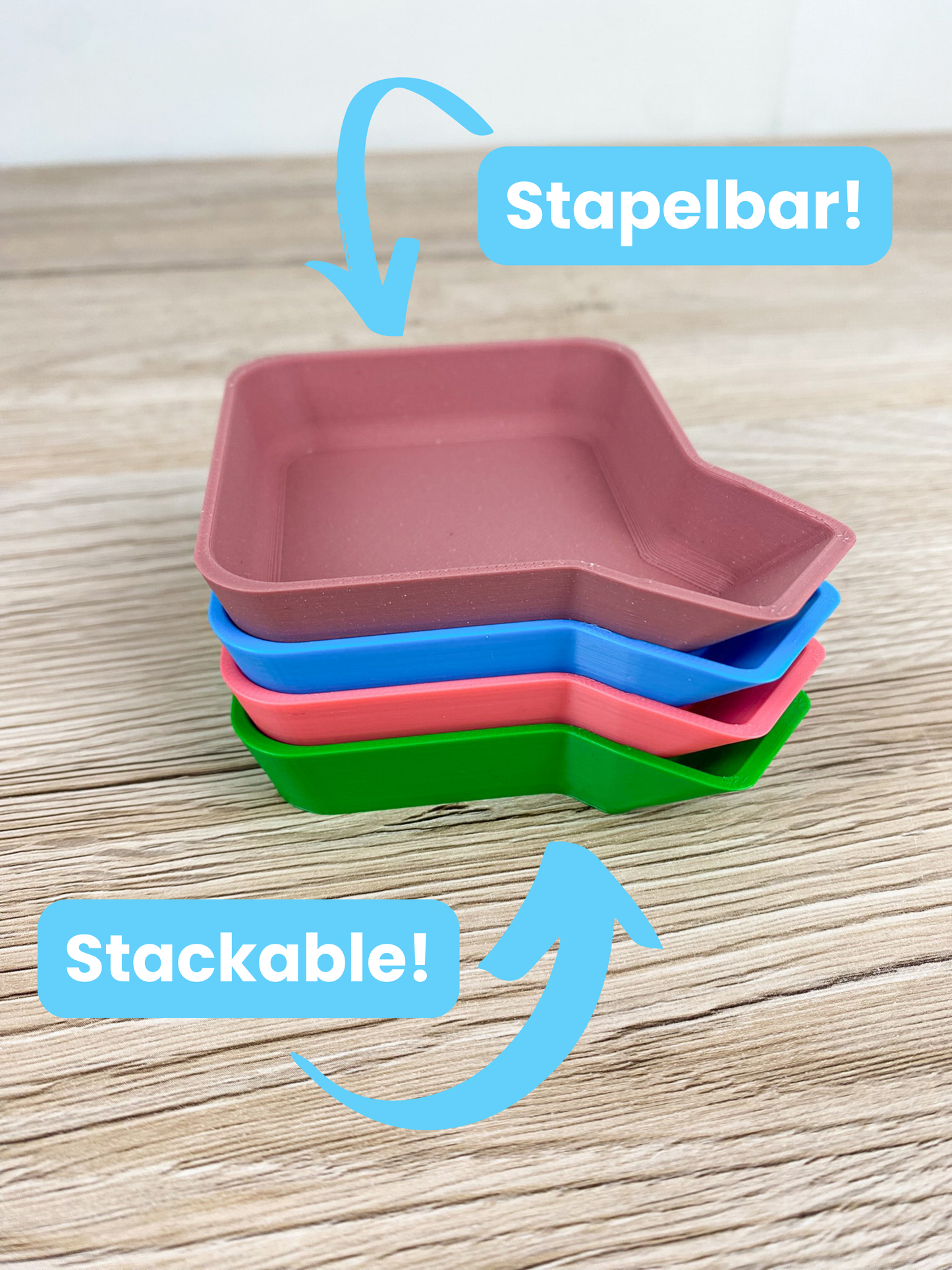 Stapelbare Token Trays mit Trichter